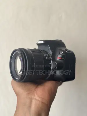 Canon 200D (Sl2)