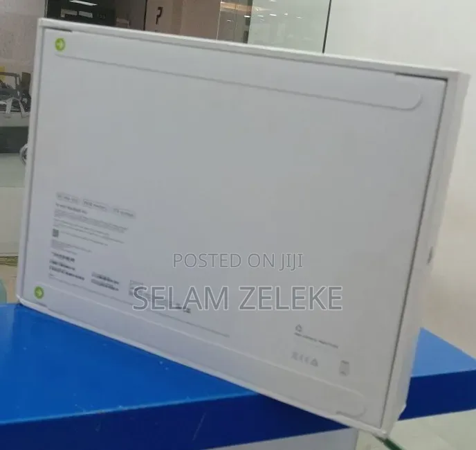 New Laptop Apple MacBook Pro 2025 M5 32GB Apple M5 SSD 2T