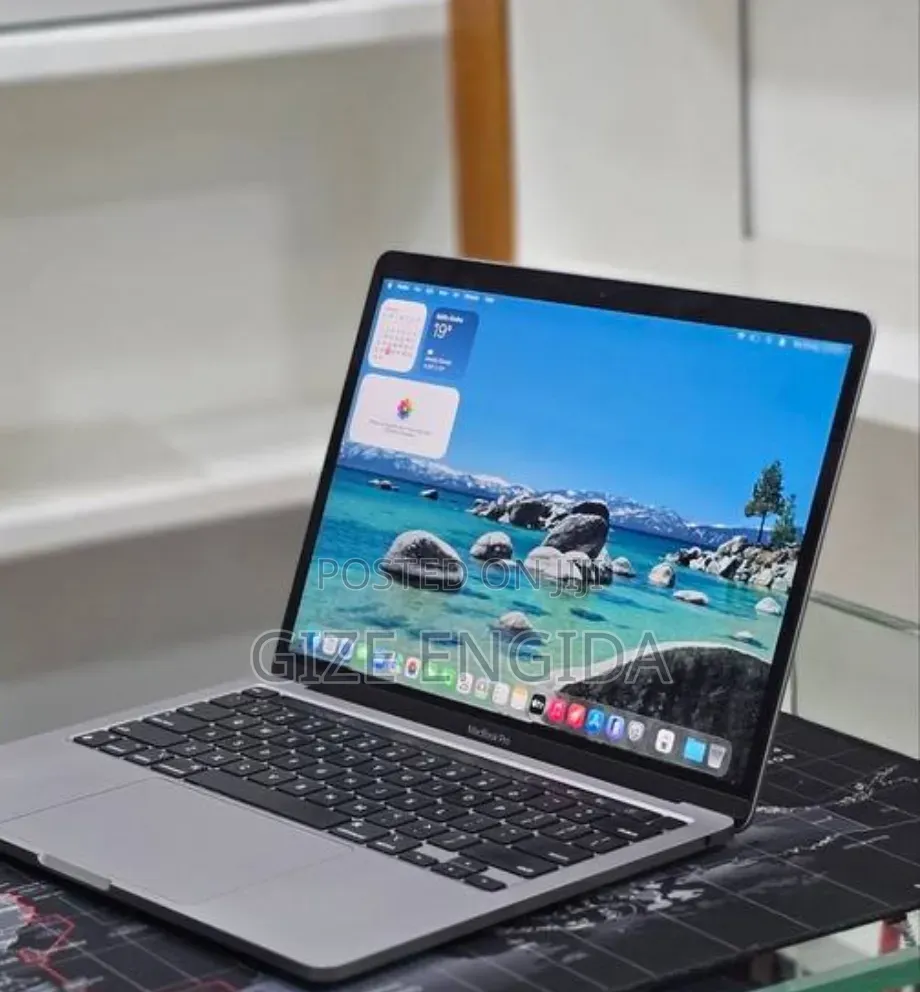 New Laptop Apple MacBook Pro 2022 M2 16GB Apple M2 SSD 512GB