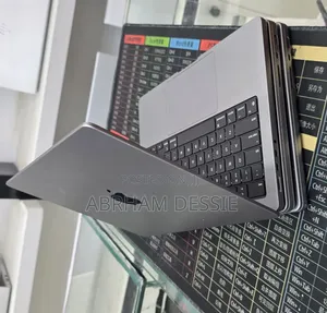 New Laptop Apple MacBook Pro 2021 M1 32GB Apple M1 SSD 512GB