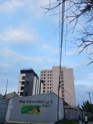 አፓርትመንት ሽያጭ ላፍቶ መንገድ 2መኝታ 80ካሬ (Net) 5ኛ ፎቅ
