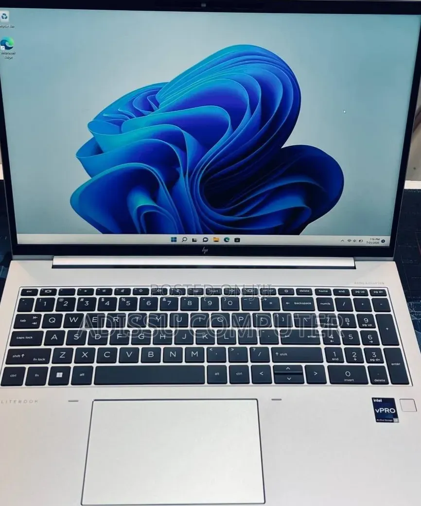 New Laptop HP EliteBook 860 G10 32GB Intel Core i7 SSD 1T