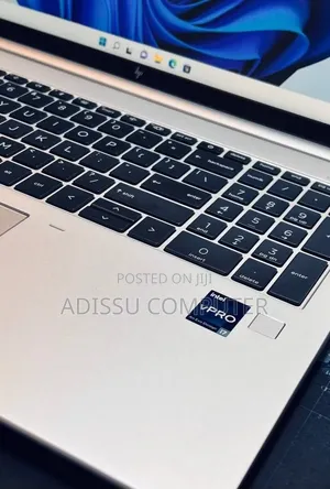 New Laptop HP EliteBook 860 G10 32GB Intel Core i7 SSD 1T