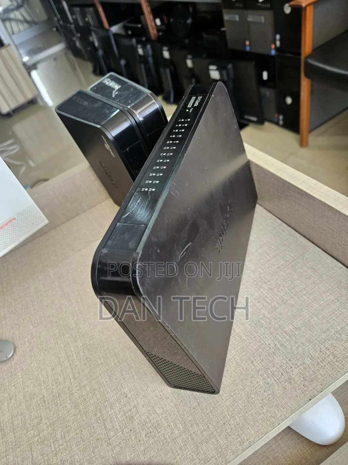 D-Link DES-1024A 24-Port Switch