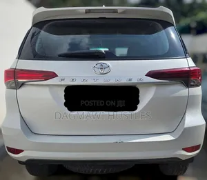 Toyota Fortuner 2023 White