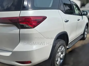 Toyota Fortuner 2023 White