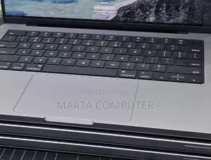 New Laptop Apple MacBook Pro 2020 M1 32GB Apple M1 Pro SSD 512GB
