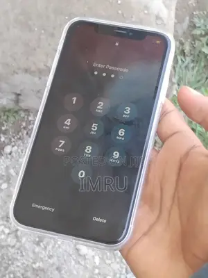 Apple iPhone XR 64 GB White