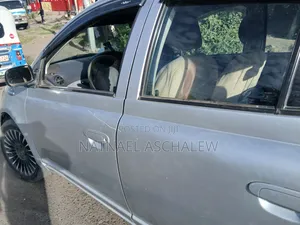 Toyota Yaris 1999 Silver