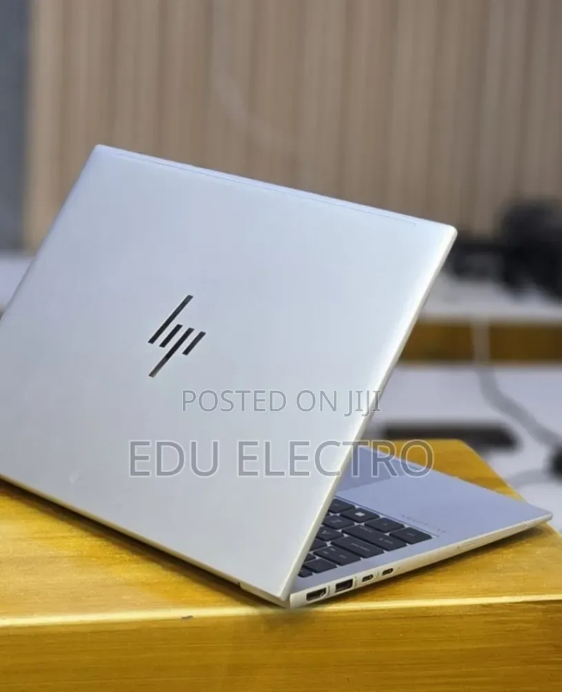 New Laptop HP EliteBook 830 G9 16GB Intel Core i7 SSD 512GB