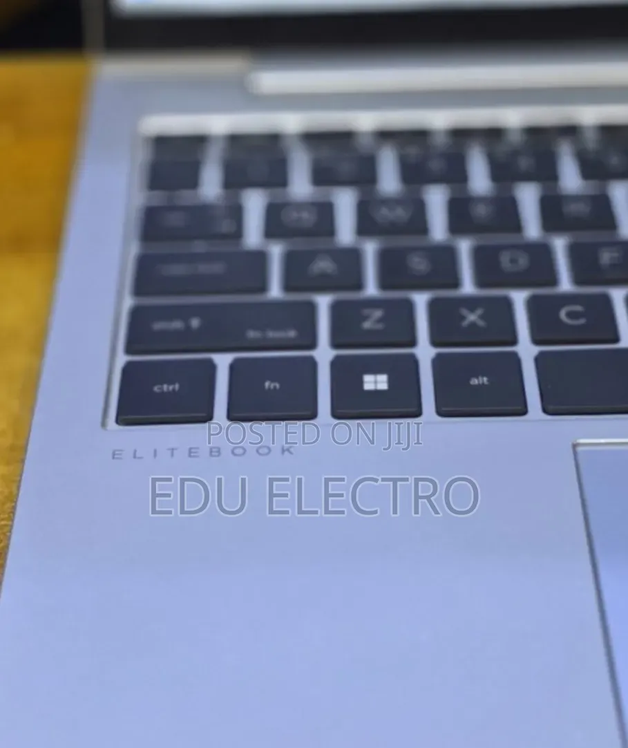New Laptop HP EliteBook 830 G9 16GB Intel Core i7 SSD 512GB