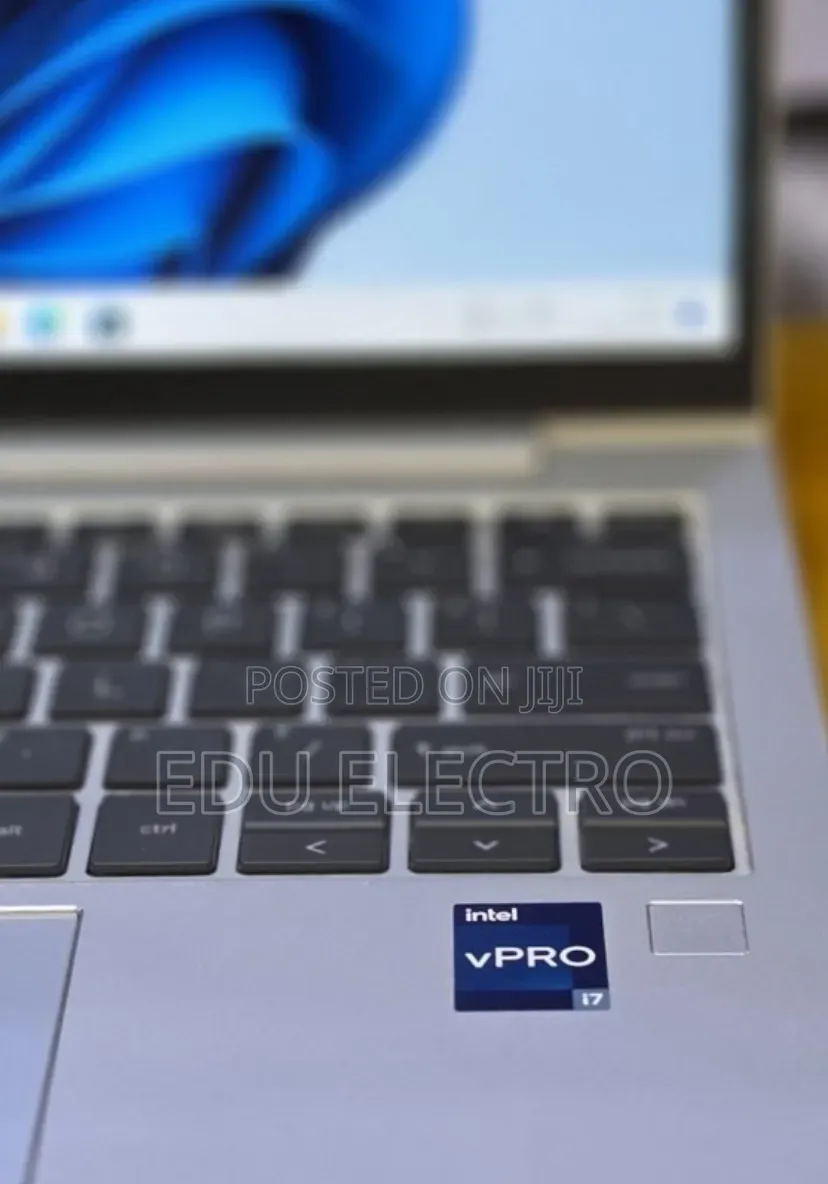 New Laptop HP EliteBook 830 G9 16GB Intel Core i7 SSD 512GB