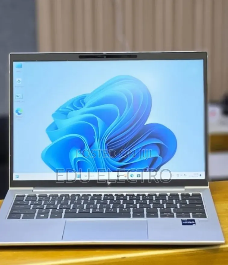 New Laptop HP EliteBook 830 G9 16GB Intel Core i7 SSD 512GB