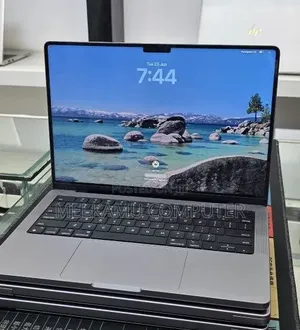 New Laptop Apple MacBook Pro 2021 M1 32GB Apple M1 SSD 512GB