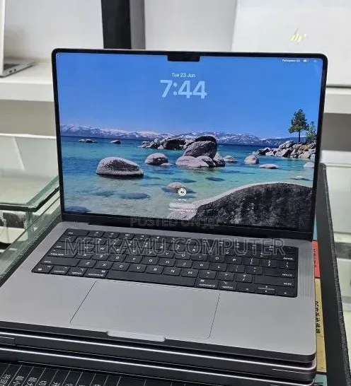 New Laptop Apple MacBook Pro 2021 M1 32GB Apple M1 SSD 512GB