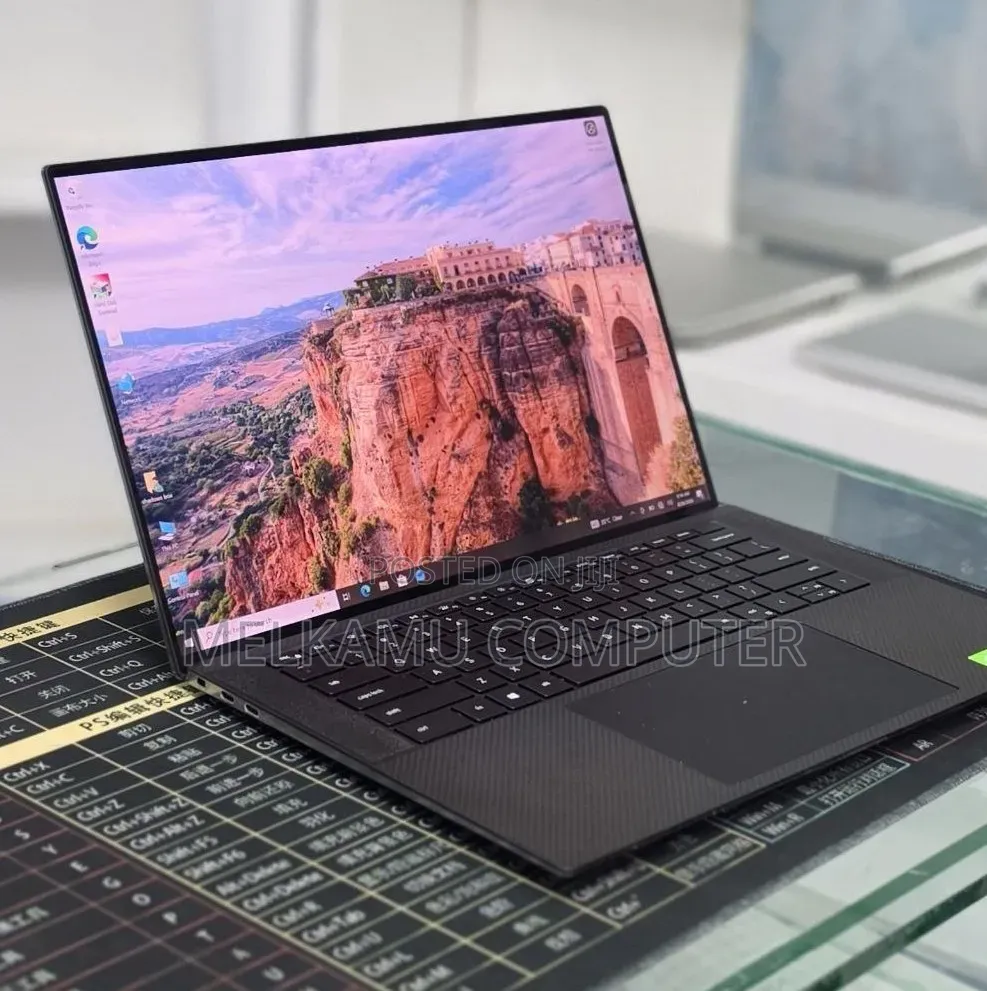 New Laptop Dell Precision 5560 16GB Intel Core i9 SSD 512GB