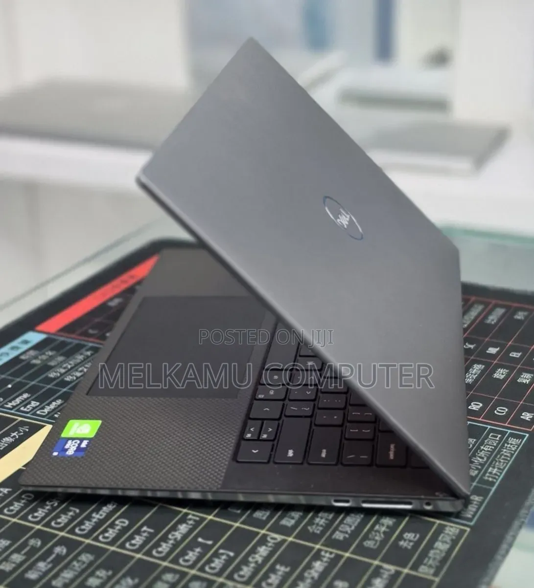New Laptop Dell Precision 5560 16GB Intel Core i9 SSD 512GB