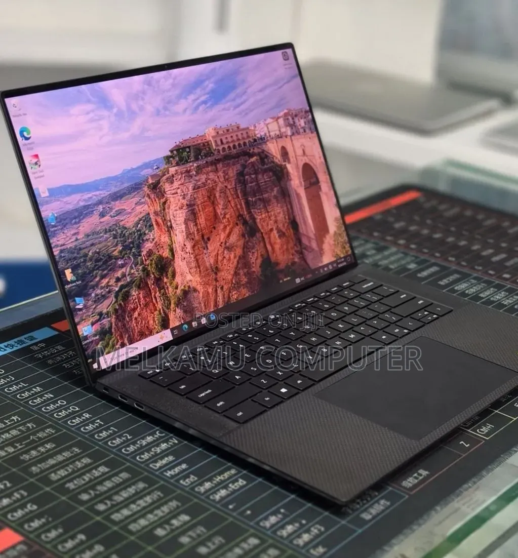 New Laptop Dell Precision 5560 16GB Intel Core i9 SSD 512GB