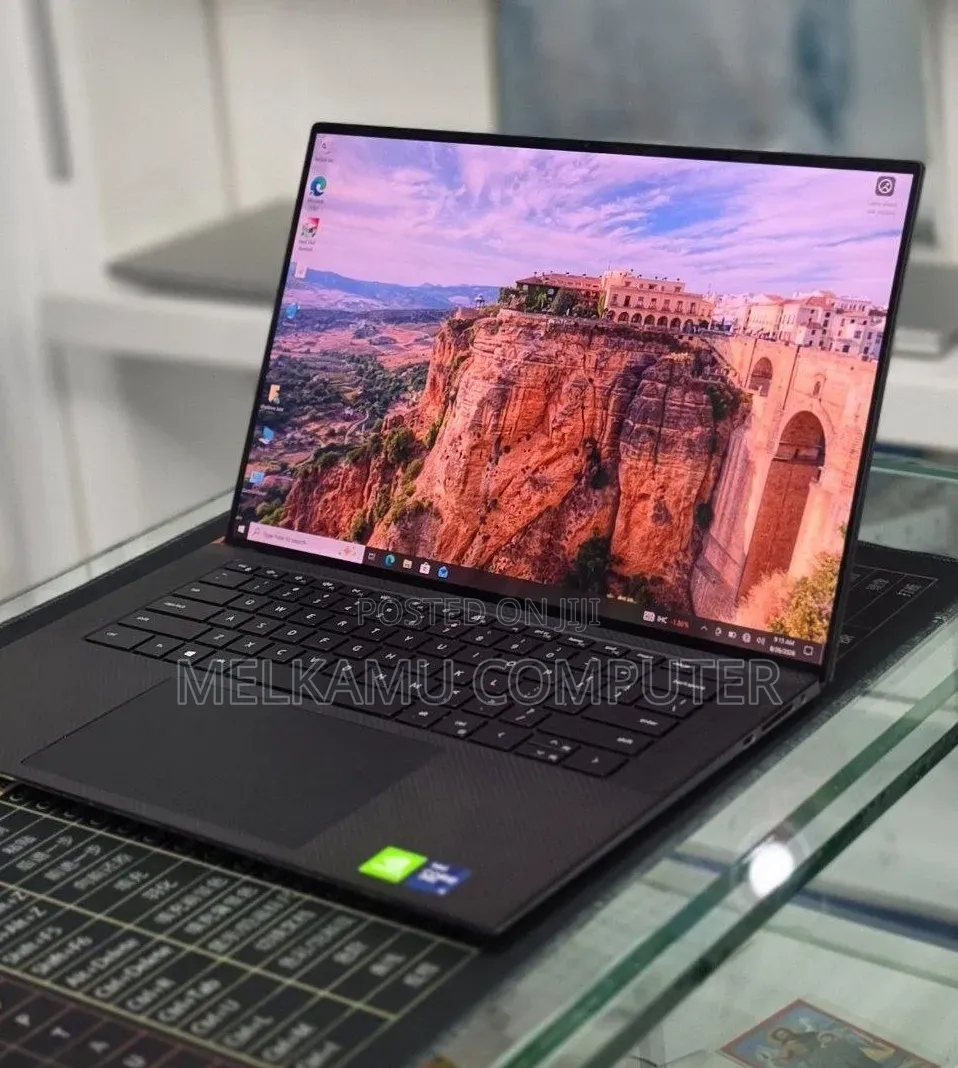 New Laptop Dell Precision 5560 16GB Intel Core i9 SSD 512GB