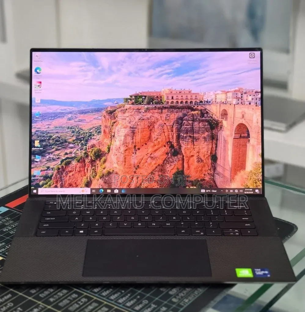 New Laptop Dell Precision 5560 16GB Intel Core i9 SSD 512GB