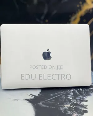 New Laptop Apple MacBook Pro 2022 M2 8GB Apple M2 SSD 512GB