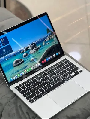 New Laptop Apple MacBook Pro 2022 M2 8GB Apple M2 SSD 512GB