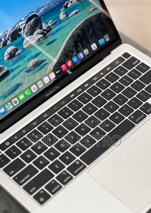 New Laptop Apple MacBook Pro 2022 M2 8GB Apple M2 SSD 512GB