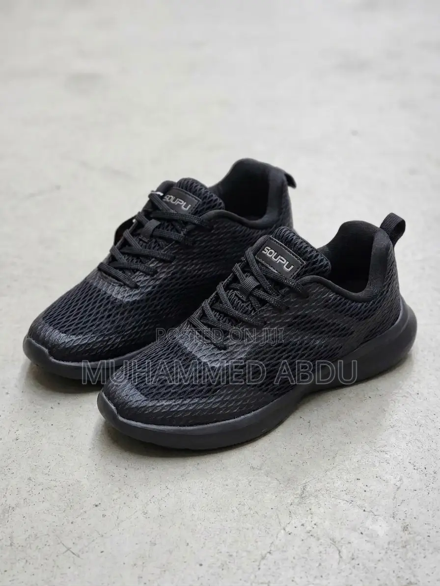 SOUPU Triple Black Ultra-Light Breathable Athletic Sneakers