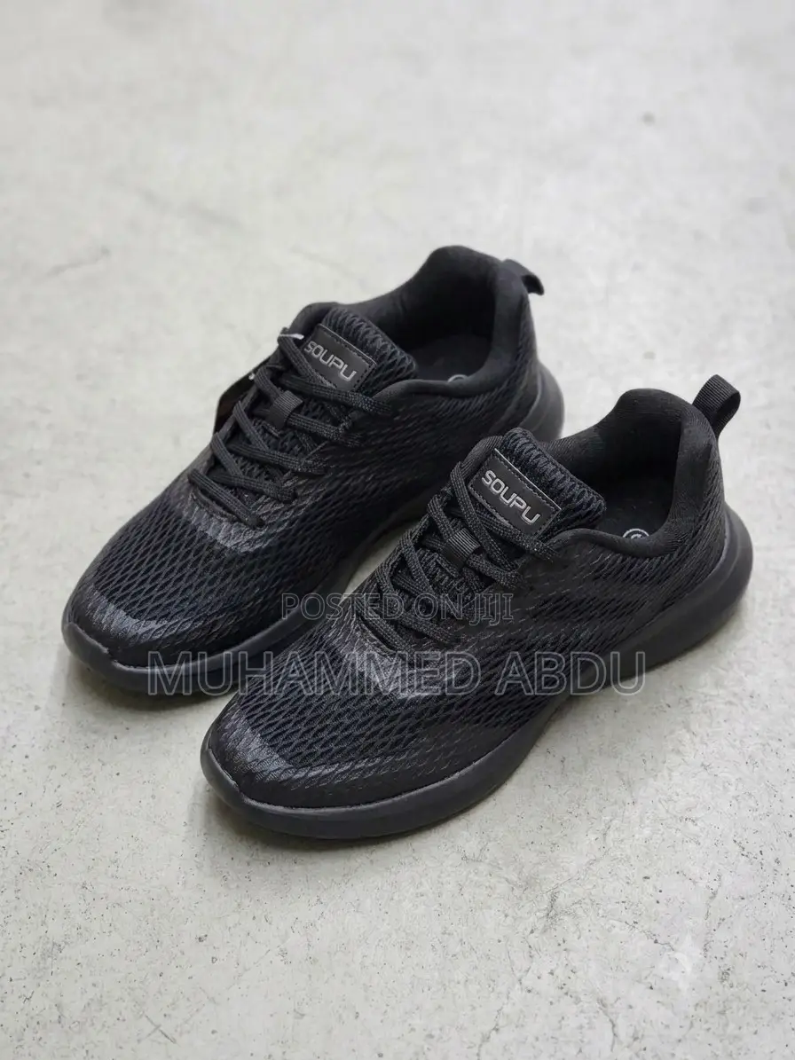 SOUPU Triple Black Ultra-Light Breathable Athletic Sneakers