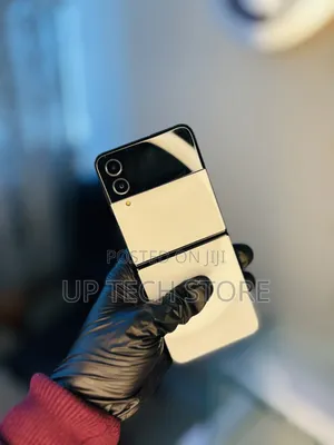 New Samsung Galaxy Z Flip4 256 GB
