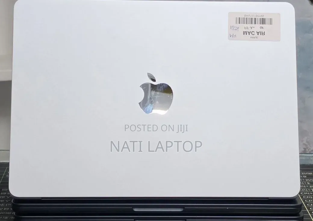 New Laptop Apple MacBook Air 2025 M4 16GB Apple M4 SSD 256GB