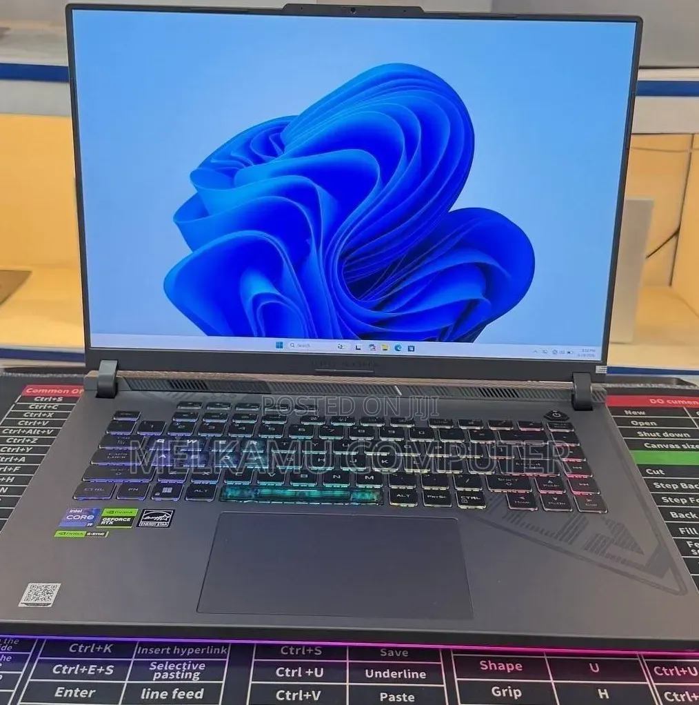 New Laptop Asus ROG Strix G16 16GB Intel Core i9 SSD 1T