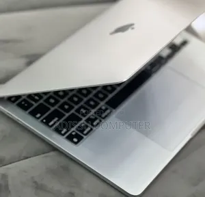 New Laptop Apple MacBook Air 2022 M2 8GB Apple M2 SSD 512GB