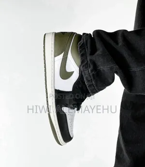 📌 #Jordan Low Black Toe Medium Olive