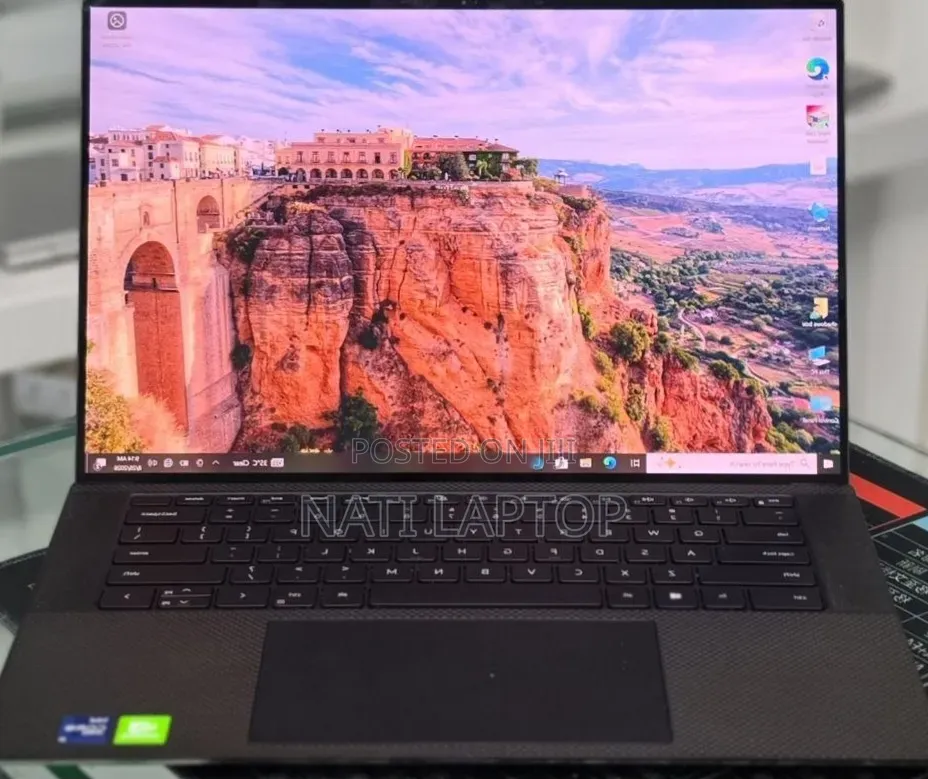 New Laptop Dell Precision 5560 16GB Intel Core i9 SSD 512GB