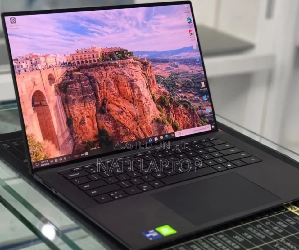 New Laptop Dell Precision 5560 16GB Intel Core i9 SSD 512GB