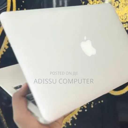 New Laptop Apple MacBook 2015 8GB Intel Core i5 SSD 128GB