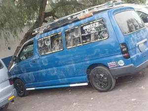 Toyota Grand HiAce 2002 Blue