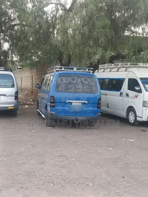 Toyota Grand HiAce 2002 Blue