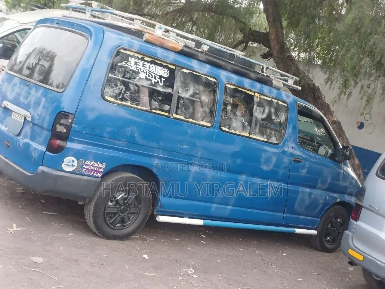 Toyota Grand HiAce 2002 Blue