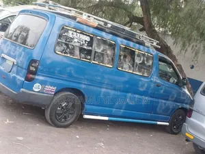 Toyota Grand HiAce 2002 Blue