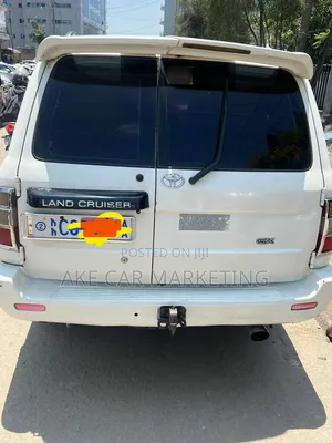 Toyota Land Cruiser 2005 White