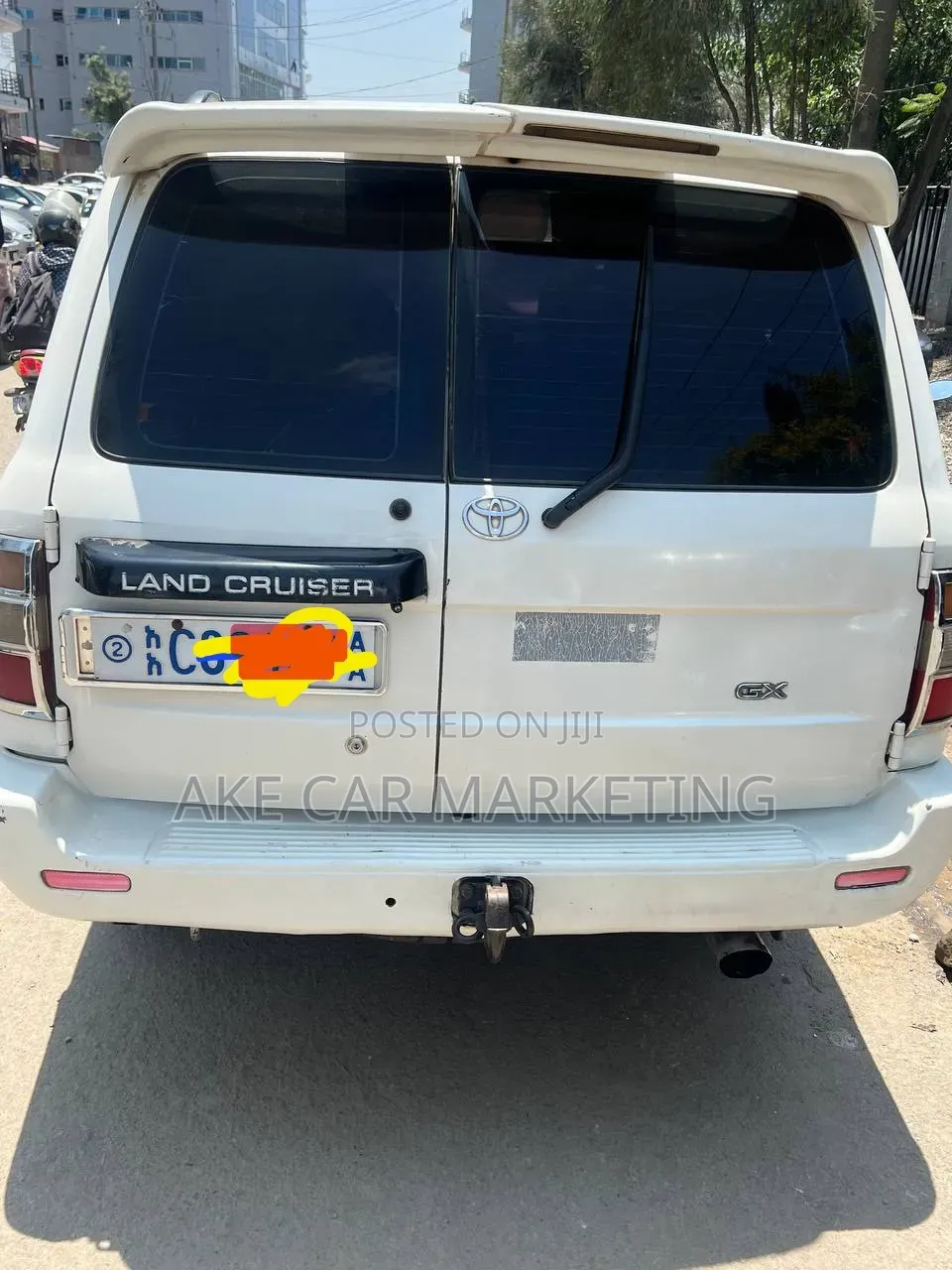 Toyota Land Cruiser 2005 White