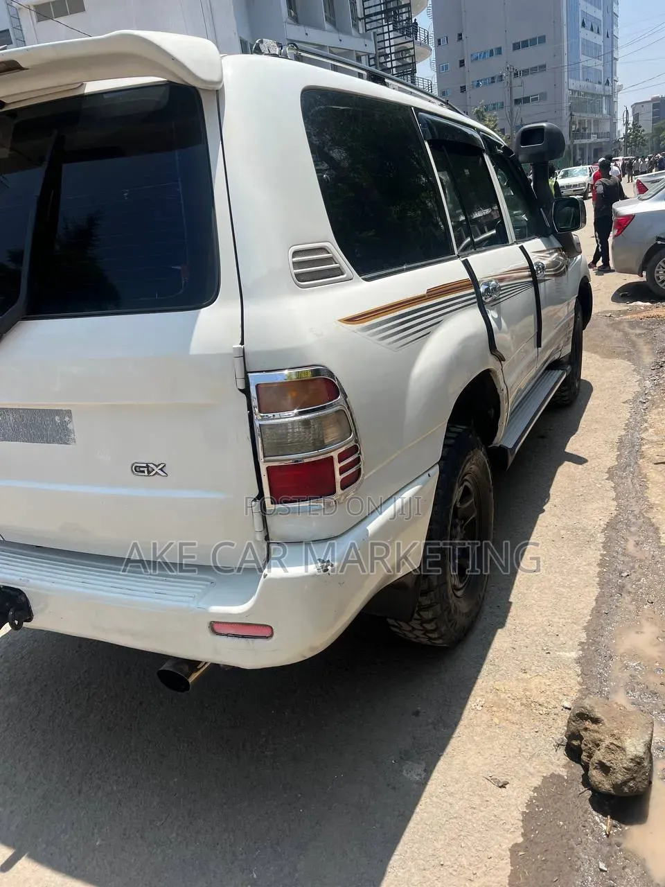 Toyota Land Cruiser 2005 White