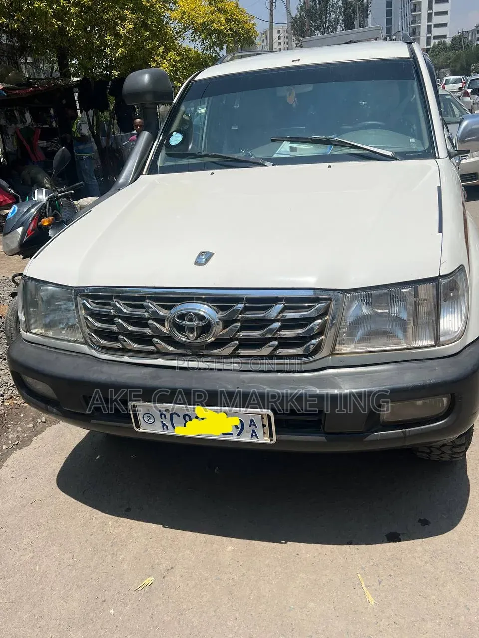 Toyota Land Cruiser 2005 White