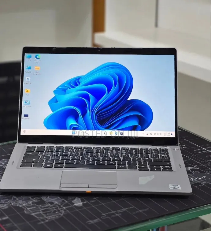 New Laptop Dell 16GB Intel Core i5 SSD 512GB