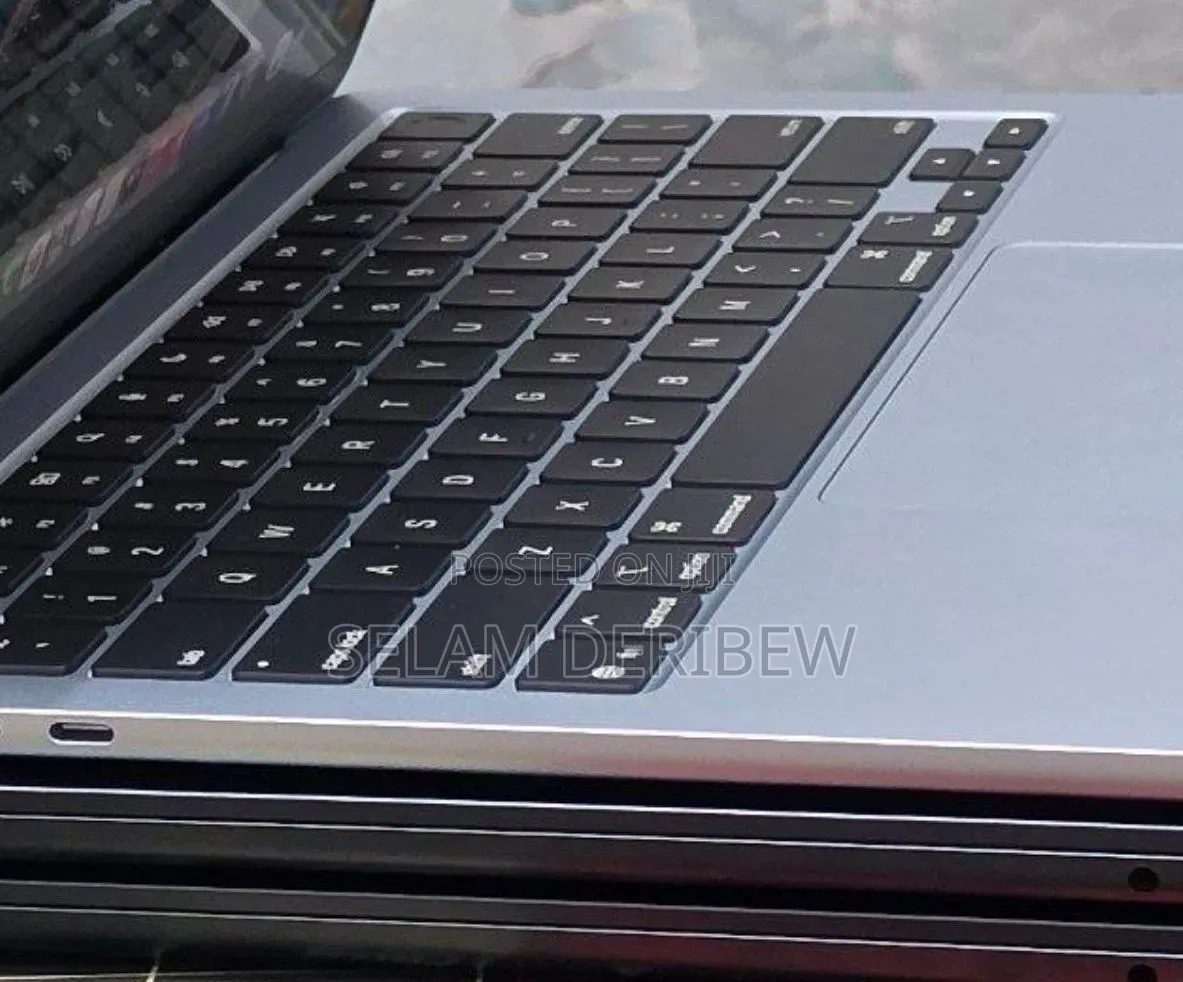 New Laptop Apple MacBook Air 2025 M4 16GB Apple M4 SSD 256GB