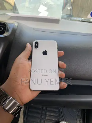 Apple iPhone XS 64 GB White