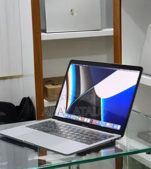 New Laptop Apple MacBook Pro 2019 16GB Intel Core i7 SSD 512GB