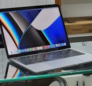 New Laptop Apple MacBook Pro 2019 16GB Intel Core i7 SSD 512GB